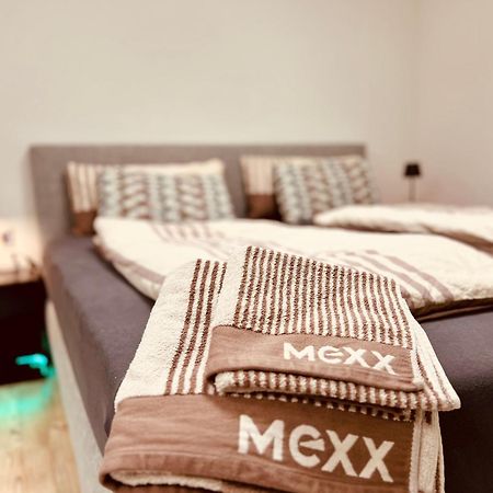 Cologne Luxe Living: Opulent Elegance Unleashedアパートメント エクステリア 写真