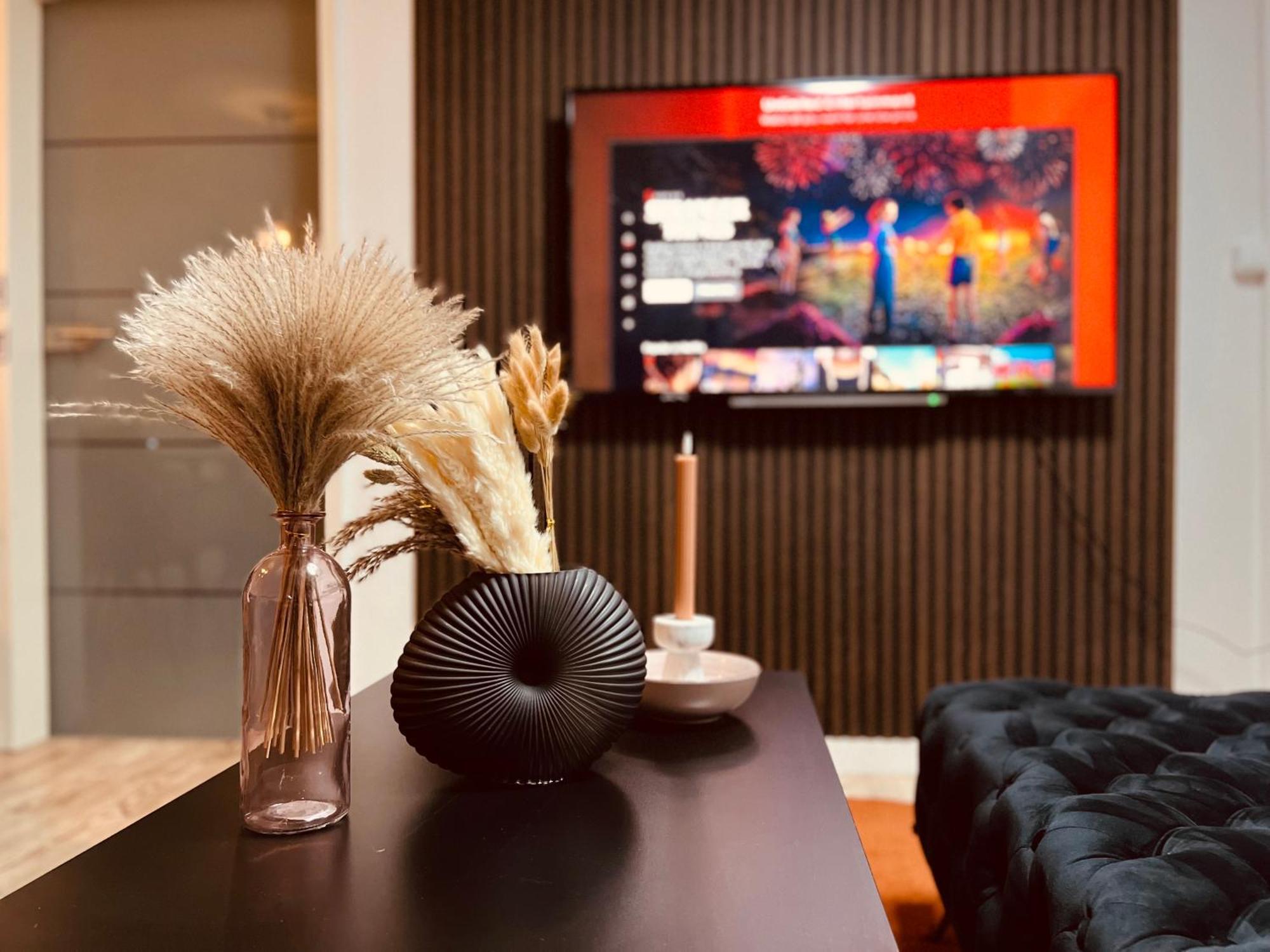 Cologne Luxe Living: Opulent Elegance Unleashedアパートメント エクステリア 写真