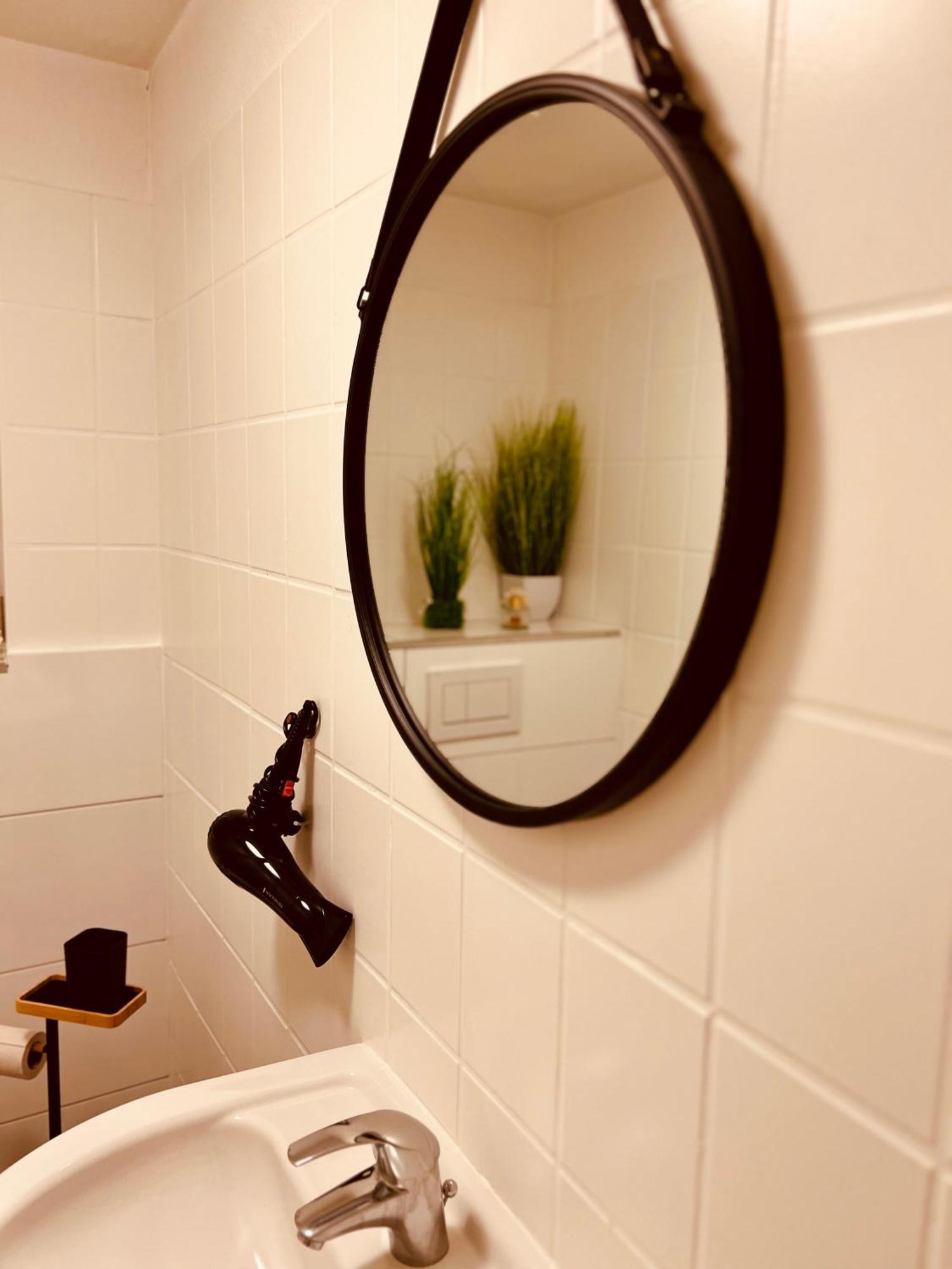 Cologne Luxe Living: Opulent Elegance Unleashedアパートメント エクステリア 写真